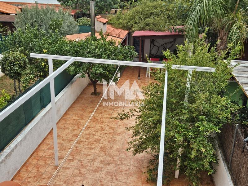 Foto 34f853b6-255b-435f-a60a-eb9bda101b03. Alquiler casa adosada en Serra