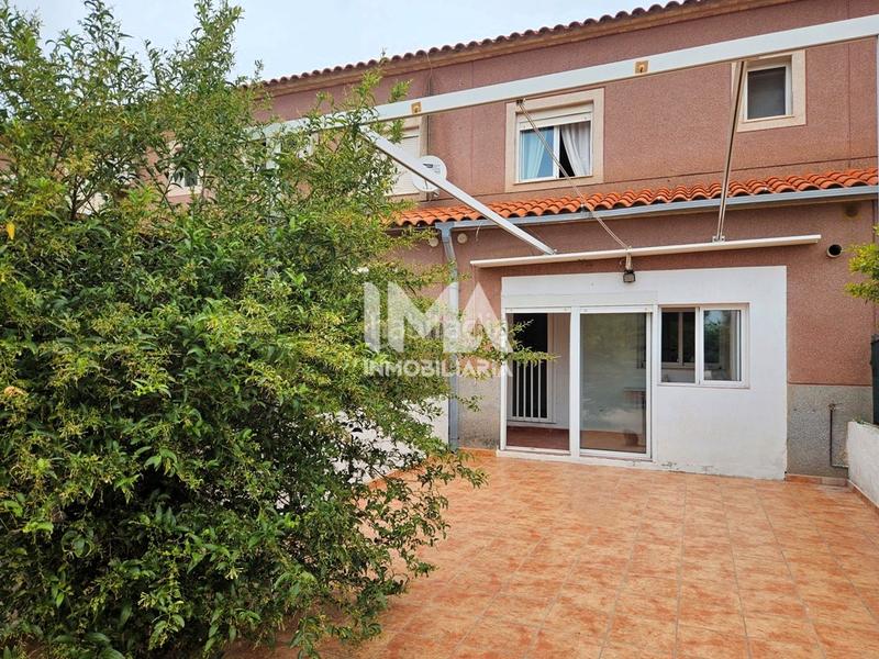 Foto 57257dd0-4673-45a2-a2f3-285ef2f0f408. Alquiler casa adosada en Serra