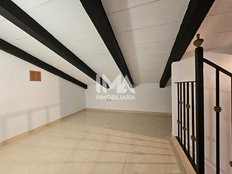 Foto 9d6b8707-04a7-48ff-be1c-3d9c440ea839. Alquiler casa adosada en Serra