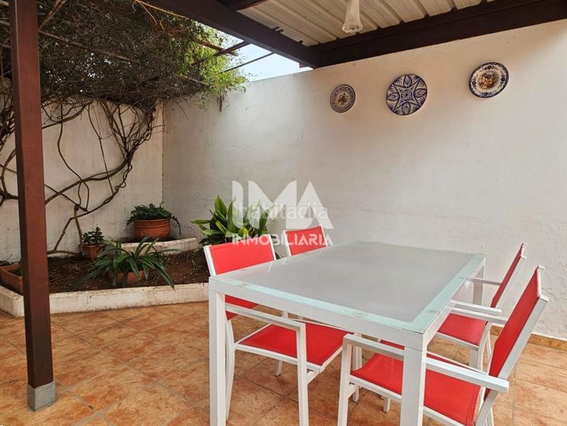 Foto a424c888-942f-4605-ad73-bf58a404cb94. Alquiler casa adosada en Serra