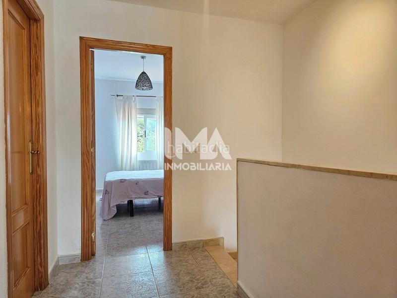 Foto dbec6351-467b-423e-9959-df01ef0d36a8. Alquiler casa adosada en Serra