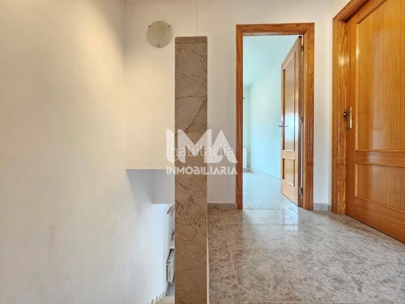 Foto 341f0d57-9f09-4a89-9bbd-8e2ad6a13145. Rent semi detached house with heating parking pool in Serra