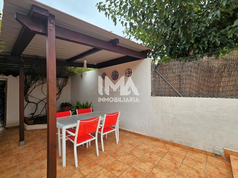 Foto 3a0df7f8-68cc-4f0c-b9a1-5e94364dfbcb. Rent semi detached house with heating parking pool in Serra