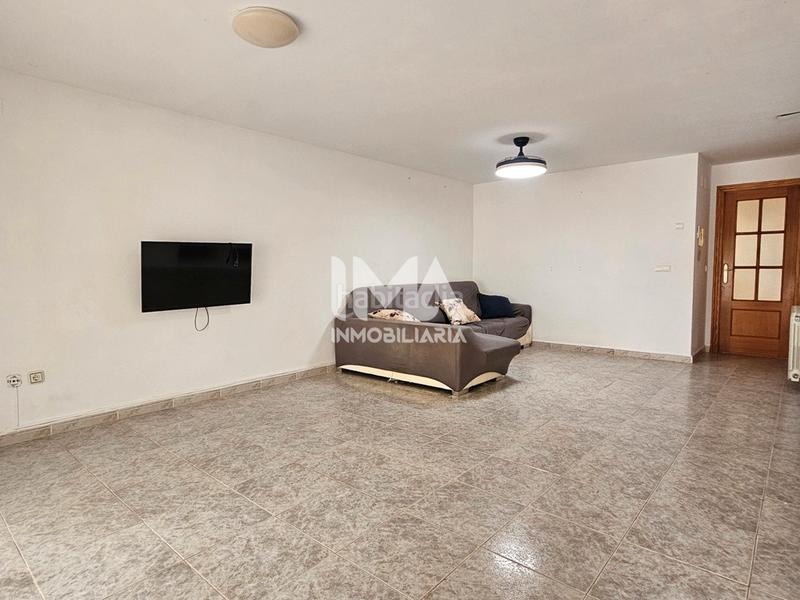 Foto 407ce097-ef84-419c-a2ee-1811c4907502. Rent semi detached house with heating parking pool in Serra