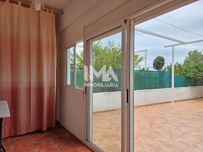 Foto 488c7463-86ab-4597-b1e2-06e3302fd57f. Rent semi detached house with heating parking pool in Serra