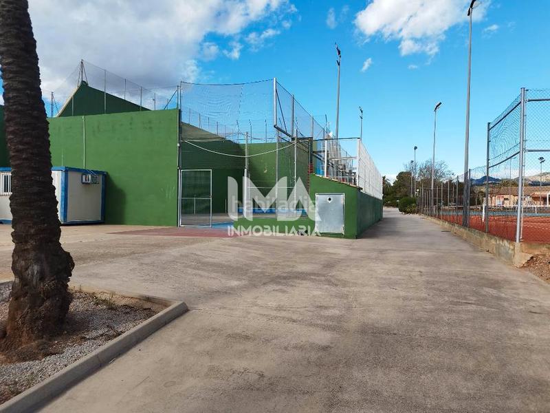 Foto 4c65b897-9f41-423c-a686-861f37356cc2. Rent semi detached house with heating parking pool in Serra