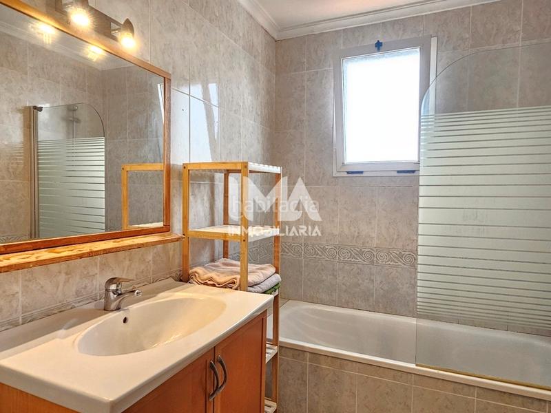 Foto 4e04ce55-608c-421a-857e-b9779dd3cf95. Rent semi detached house with heating parking pool in Serra