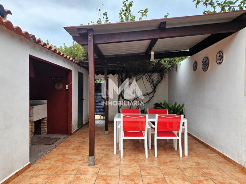 Foto 501502a2-40dc-43b5-b9d6-3285a77cd8b8. Rent semi detached house with heating parking pool in Serra