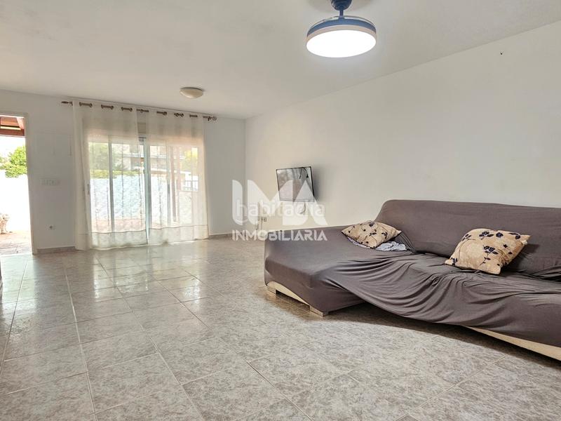 Foto 6ec89fbc-e70f-4b5f-bd6f-96e0e94bf2dc. Rent semi detached house with heating parking pool in Serra