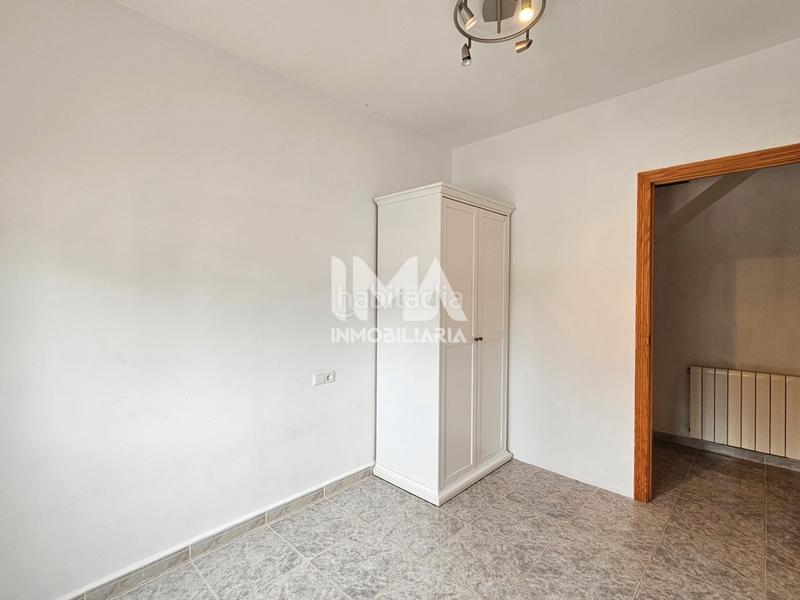 Foto 6fa82e4e-7079-4228-a21c-4238fef21f46. Rent semi detached house with heating parking pool in Serra