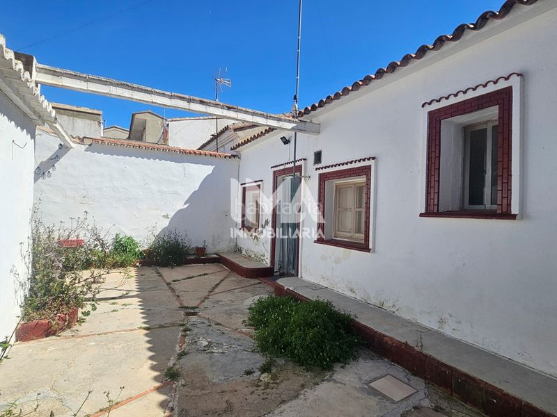 Foto 9133245f-489e-45a6-8dc1-af47592d5bfd. Casa amb aparcament a Pueblo Eliana (l´)