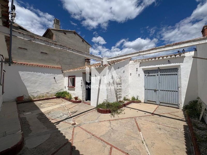 Foto afdff5dc-d391-4eb8-8116-134ae5e63660. Casa amb aparcament a Pueblo Eliana (l´)