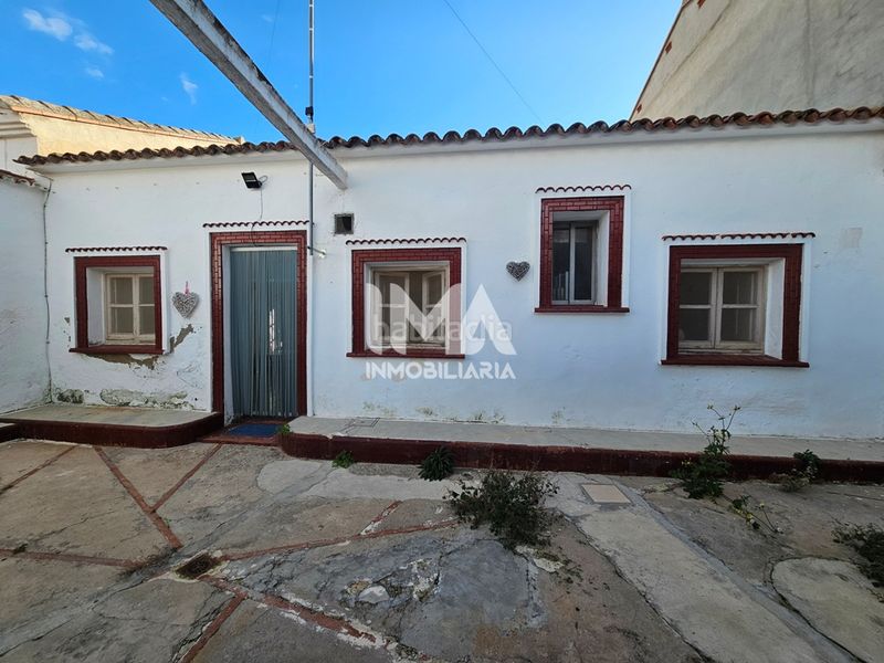 Foto f3d3720c-a193-4005-86a2-9673e461a82f. Casa amb aparcament a Pueblo Eliana (l´)