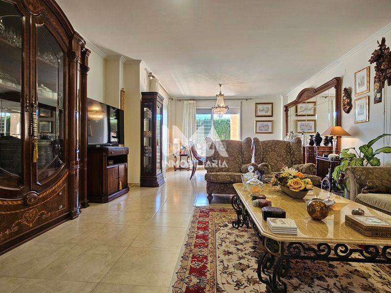 Foto 23170240-6c44-41b9-b9cf-8aaa3aedb028. Xalet amb calefacció aparcament piscina a La Conarda-Montesano Bétera