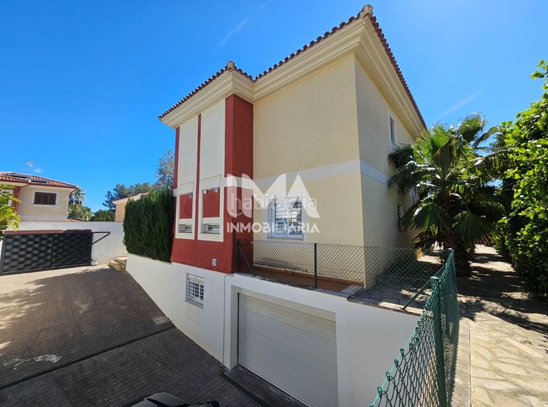 Foto 8f49ddeb-26da-4aa8-b730-982945670f24. Xalet amb calefacció aparcament piscina a La Conarda-Montesano Bétera