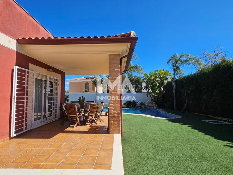 Foto 8ff4f41b-d646-43b9-960c-07cba782fc10. Xalet amb calefacció aparcament piscina a La Conarda-Montesano Bétera