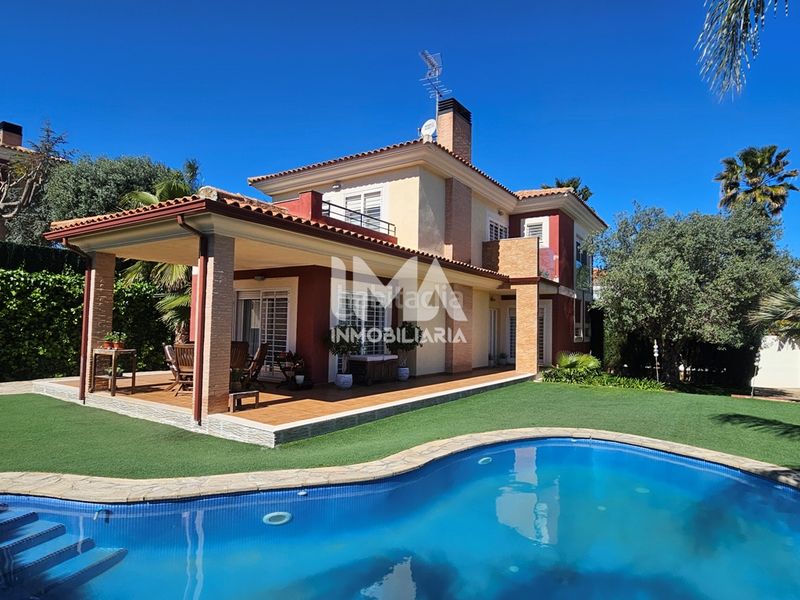 Foto 9dc12756-ad02-4567-9492-7154a60047fd. Xalet amb calefacció aparcament piscina a La Conarda-Montesano Bétera