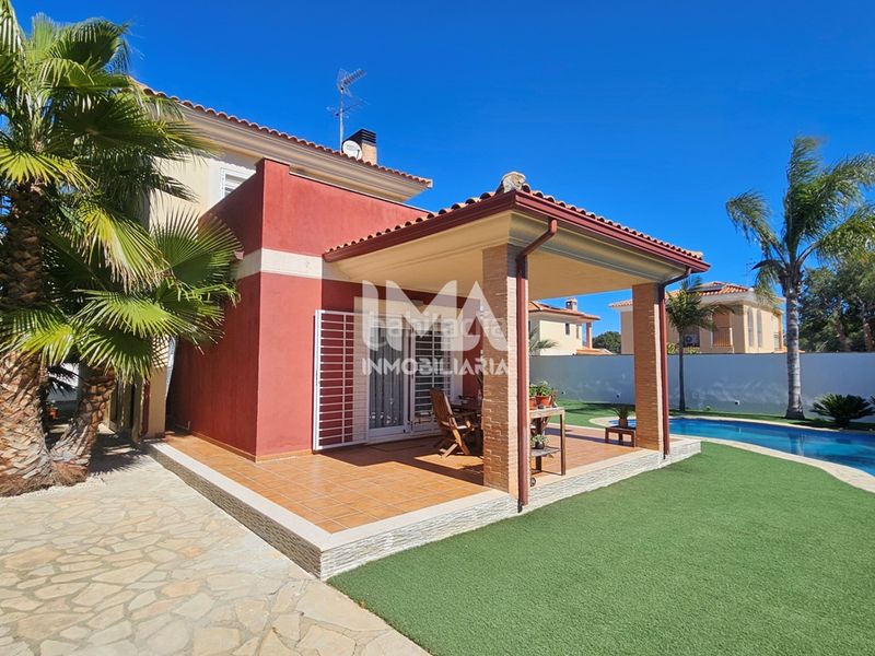 Foto dcdc6845-8b71-4d94-a1c1-51b195937252. Xalet amb calefacció aparcament piscina a La Conarda-Montesano Bétera