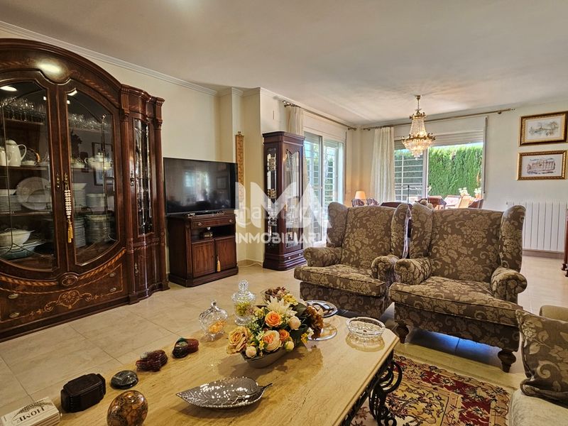 Foto f62d1e6e-f304-42b4-9603-6f28eb838ec7. Xalet amb calefacció aparcament piscina a La Conarda-Montesano Bétera