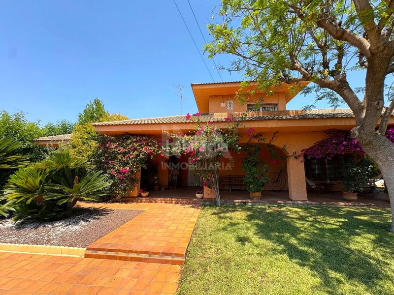 Foto 49ce592d-155a-41f8-a4ea-036502287adc. Chalet avec cheminée chauffage parking piscine dans Pobla de Vallbona (la)