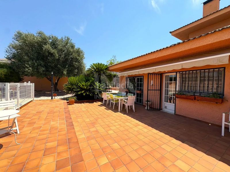 Foto a6b86719-d68e-4eb1-a4b8-a7d554798171. Chalet avec cheminée chauffage parking piscine dans Pobla de Vallbona (la)