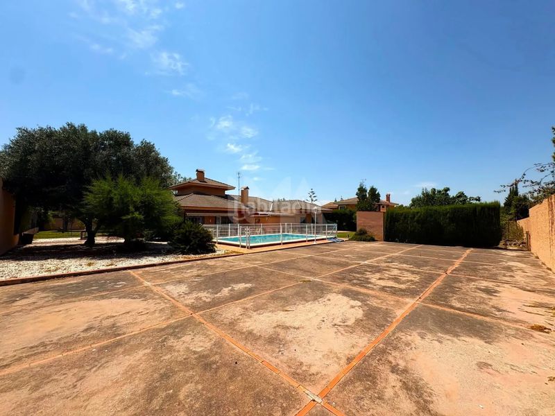 Foto c01e02f4-ed67-4090-aa03-135a75be6618. Chalet avec cheminée chauffage parking piscine dans Pobla de Vallbona (la)