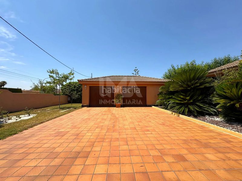 Foto c53d2937-374c-405c-bb7f-2d3bbb9acc44. Chalet avec cheminée chauffage parking piscine dans Pobla de Vallbona (la)