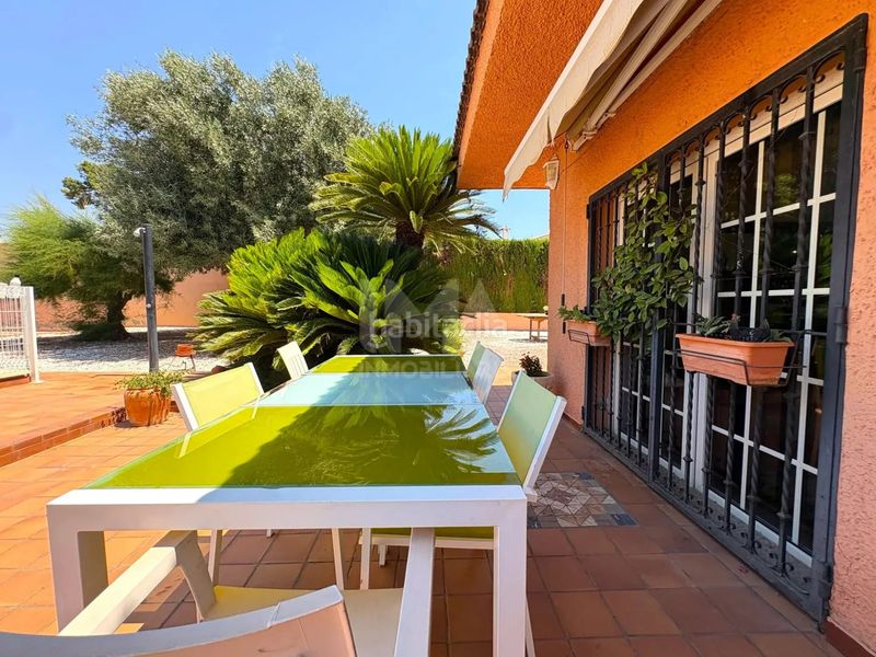 Foto ea6410d4-651f-4ece-b314-a7d7cf46c148. Chalet avec cheminée chauffage parking piscine dans Pobla de Vallbona (la)