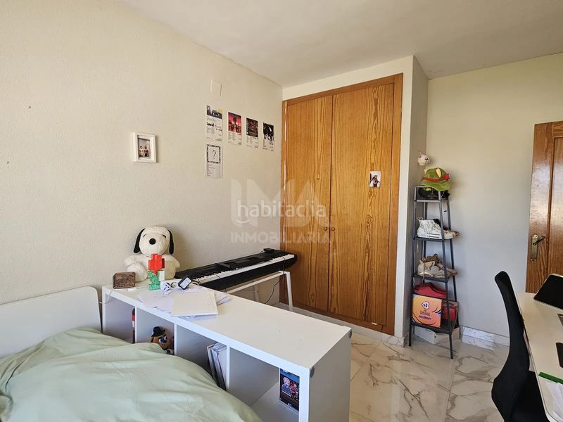 Foto e19d84fb-8e3d-4d14-b524-95b8963049b5. Xalet amb xemeneia calefacció aparcament piscina a Eliana (l´)