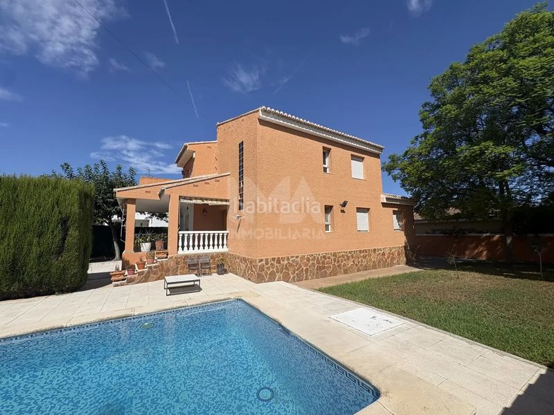 Foto 56566d7e-7120-4990-870c-46a9021fd191. Xalet amb calefacció aparcament piscina a El Carme-Sant Agustí-Bonavista Eliana (l´)