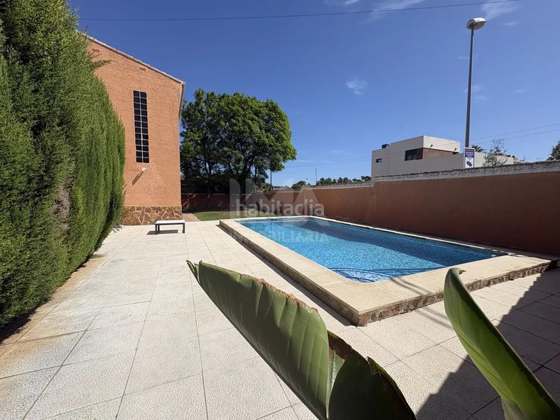 Foto ce0b0871-e0ad-4e50-bbd2-ccbeeee74532. Xalet amb calefacció aparcament piscina a El Carme-Sant Agustí-Bonavista Eliana (l´)