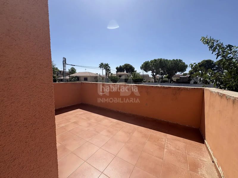 Foto deaf1180-1e2f-47b3-a7f7-4fda5cb5bc75. Xalet amb calefacció aparcament piscina a El Carme-Sant Agustí-Bonavista Eliana (l´)