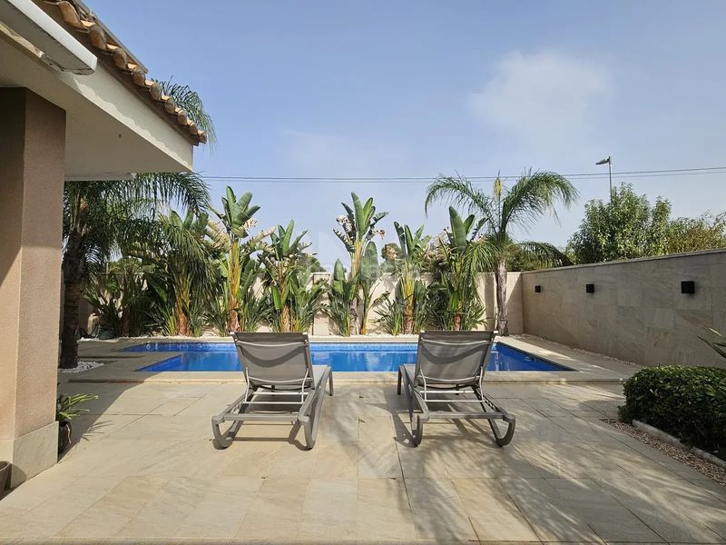 Foto c6a550d0-983f-46f0-ba6e-c7444ec58507. Chalet en Montepilar Eliana (l´)