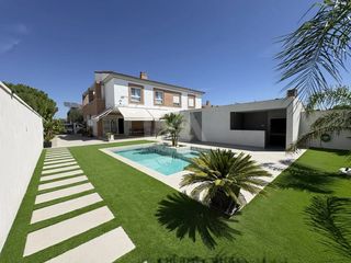 Casa aparellada a Riba - roja de Túria