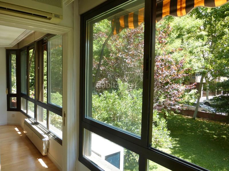 Foto b635b0e2-1039-4df8-800a-46d063eb8ee9. Piso magnifico piso luminoso y tranquilo con garaje en Madrid