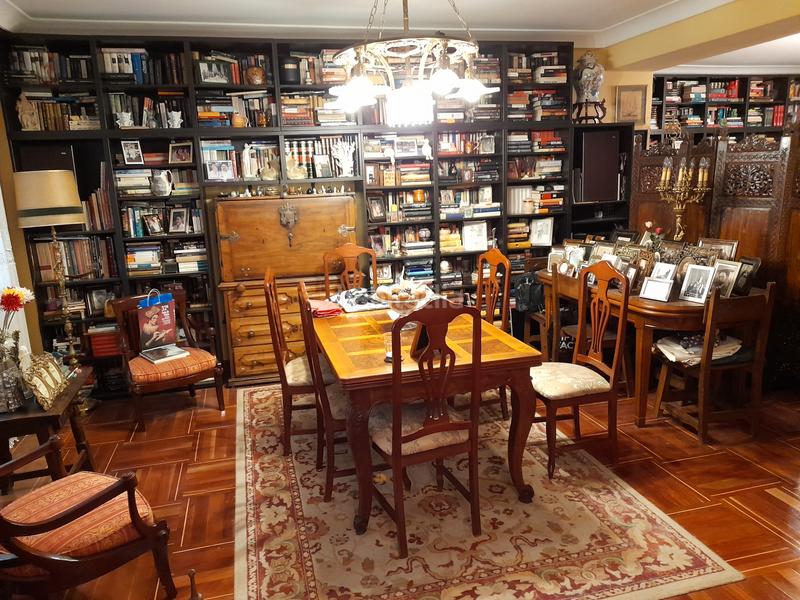 Foto 7e7b6824-c994-46b5-8d05-72e9ae31a789. Piso en calle de menorca 31 magnifico piso en pleno retiro en Madrid