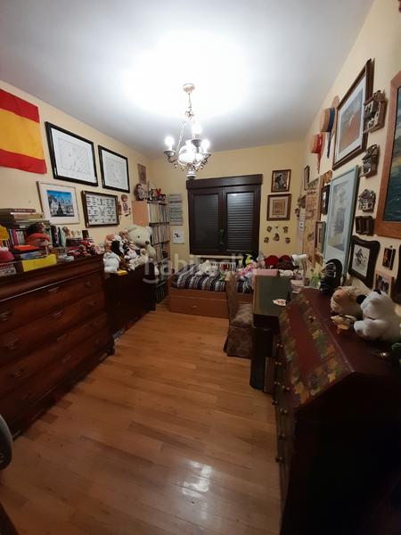 Foto b5b7993a-bbbc-4462-ac8d-b8da6876d27f. Piso en calle de menorca 31 magnifico piso en pleno retiro en Madrid