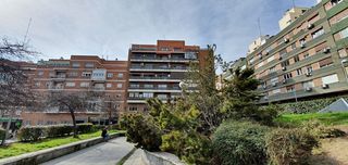 Rent Apartment in Calle de los reyes magos 19. Apartamento equipado y con garaje junto al parque del retiro