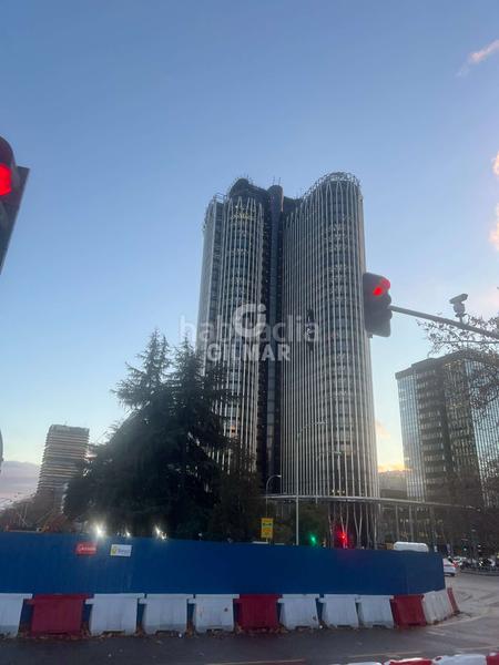 Foto 10e94d54-e2b3-4c4e-b7ed-1d44451f8aa0. Local comercial este local comercial en rentabilidad se encuentra en una ubicación privilegiada, en el tramo más comercial de la calle orense, en en Madrid