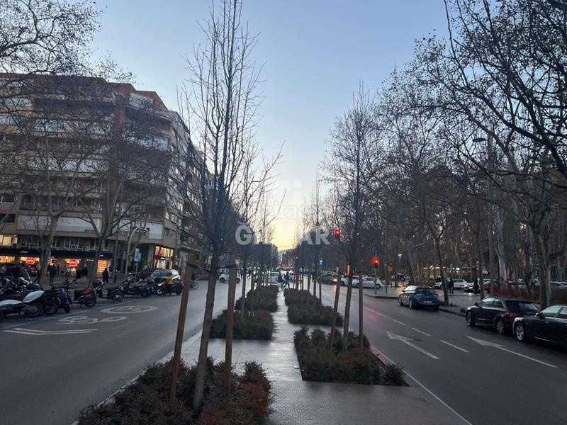 Foto 7fcd9b42-3555-4d2d-8636-ff5d3033ff40. Local comercial este local comercial en rentabilidad se encuentra en una ubicación privilegiada, en el tramo más comercial de la calle orense, en en Madrid