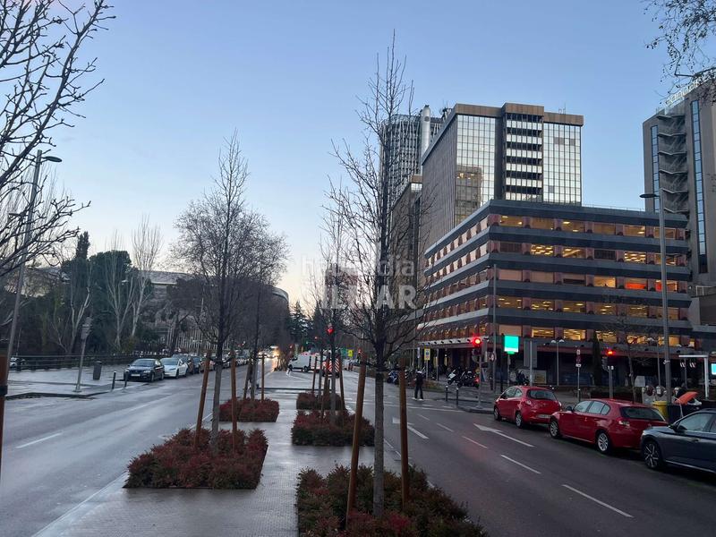 Foto 9b7a9723-d1e9-43ce-bc26-c244578d9ded. Local comercial este local comercial en rentabilidad se encuentra en una ubicación privilegiada, en el tramo más comercial de la calle orense, en en Madrid