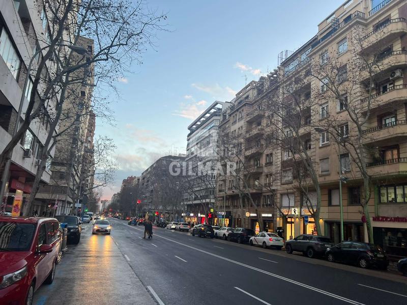 Foto a7bc3694-c594-4249-907d-5ea0b5d68766. Local comercial este local comercial en rentabilidad se encuentra en una ubicación privilegiada, en el tramo más comercial de la calle orense, en en Madrid