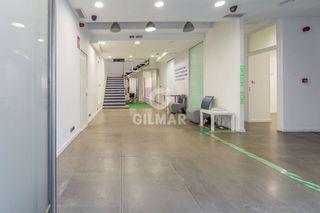 Local Comercial a Argüelles. Descubre este magnífico local comercial ubicado en el prestigios