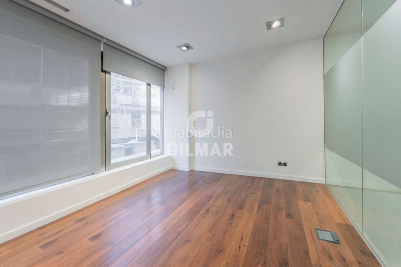 Foto b9624f8f-e68c-4033-98c2-6eb46322771e. Local comercial amb calefacció a Argüelles Madrid