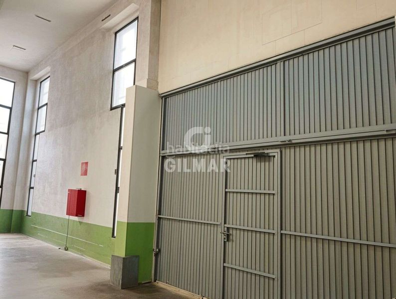 Foto a35425aa-12cf-4751-abb1-993718a9b833. Nau industrial a Zona Industrial Tres Cantos