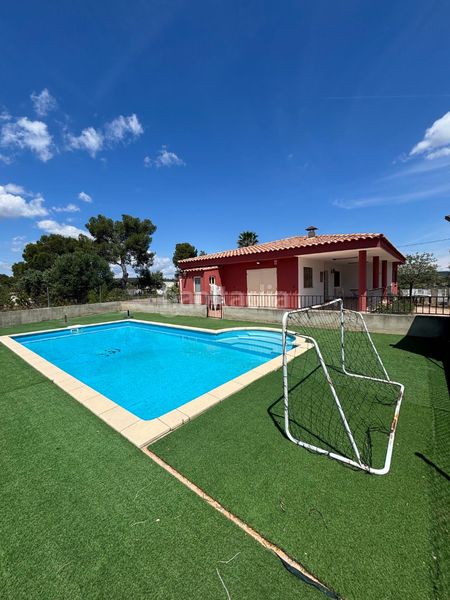 Foto 34561191-4aa9-4f6c-ae77-167925baf9b0. Xalet amb aparcament piscina a Catadau