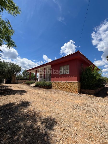 Foto c9ef3294-3c74-4b4a-87e9-34afdc396e55. Xalet amb aparcament piscina a Catadau
