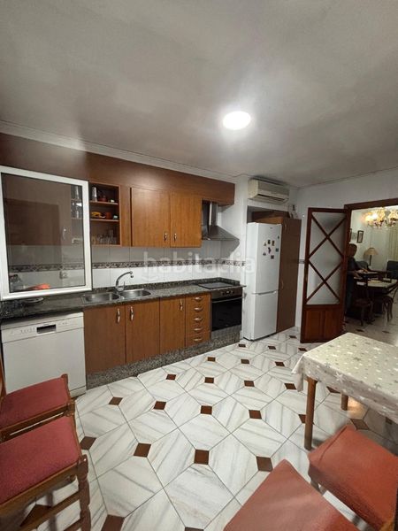 Foto a610a8fe-ef1e-4fbb-a4c2-4af286096c7a. Casa amb aparcament a Alginet