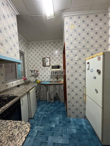 Foto a3340396-3304-46b3-ae54-95205a0c7d21. Casa amb xemeneia a Llombai