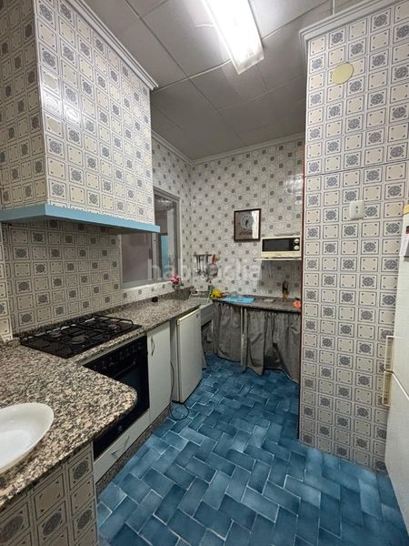 Foto f06c5abe-2831-4292-8f8b-85bcf4c54357. Casa amb xemeneia a Llombai